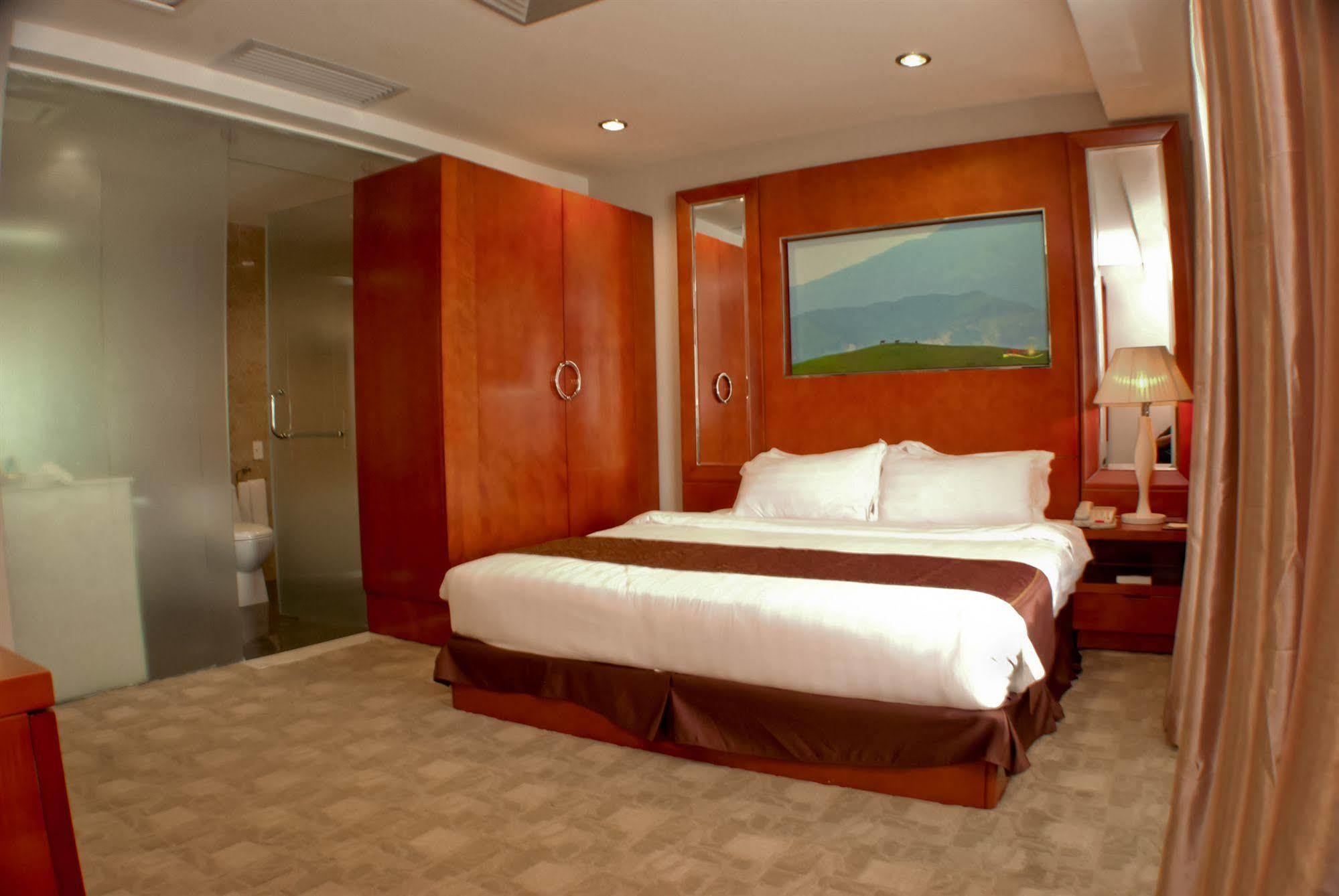 Sunlight Hotel Puerto Princesa Ngoại thất bức ảnh