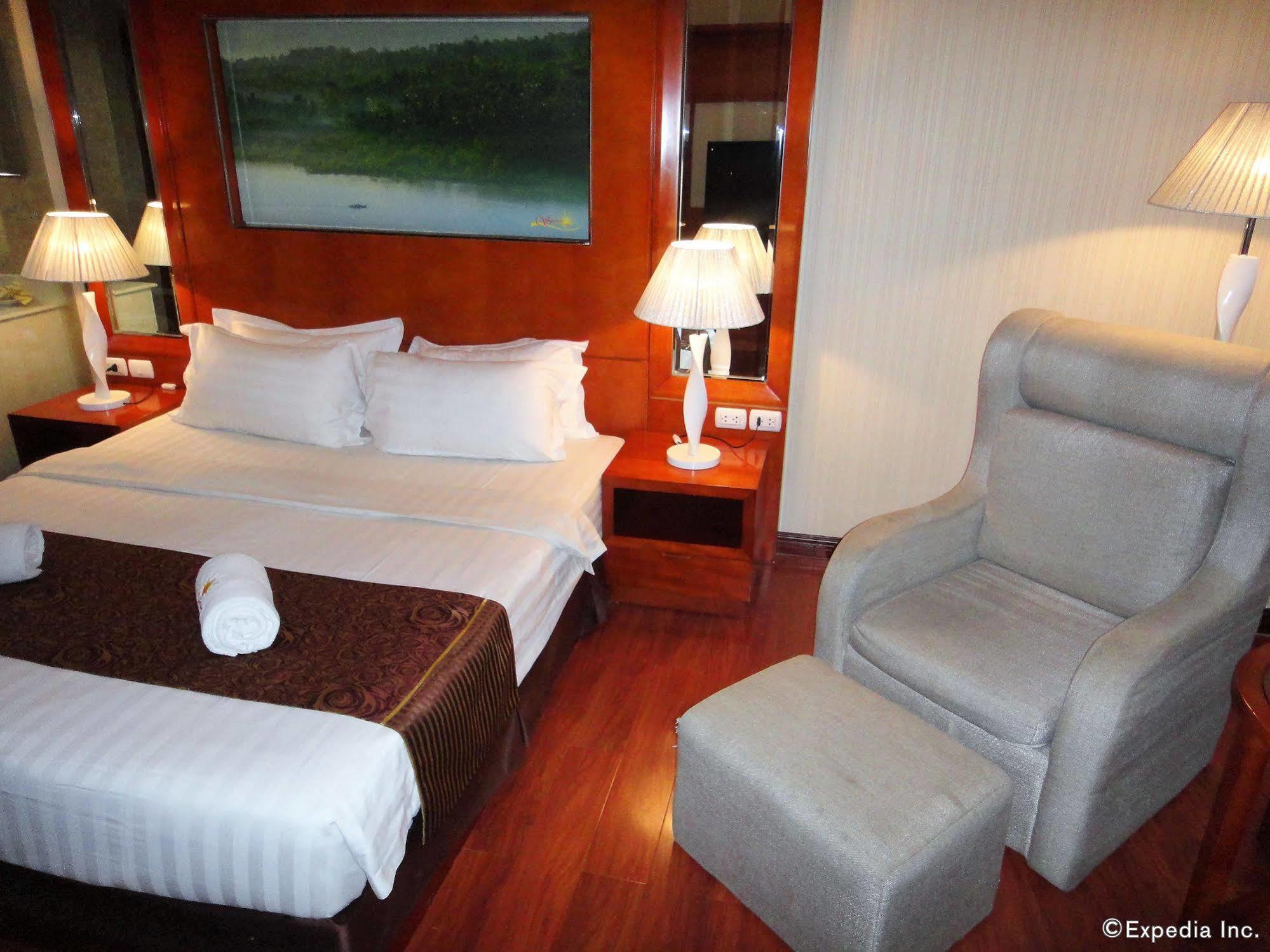 Sunlight Hotel Puerto Princesa Ngoại thất bức ảnh